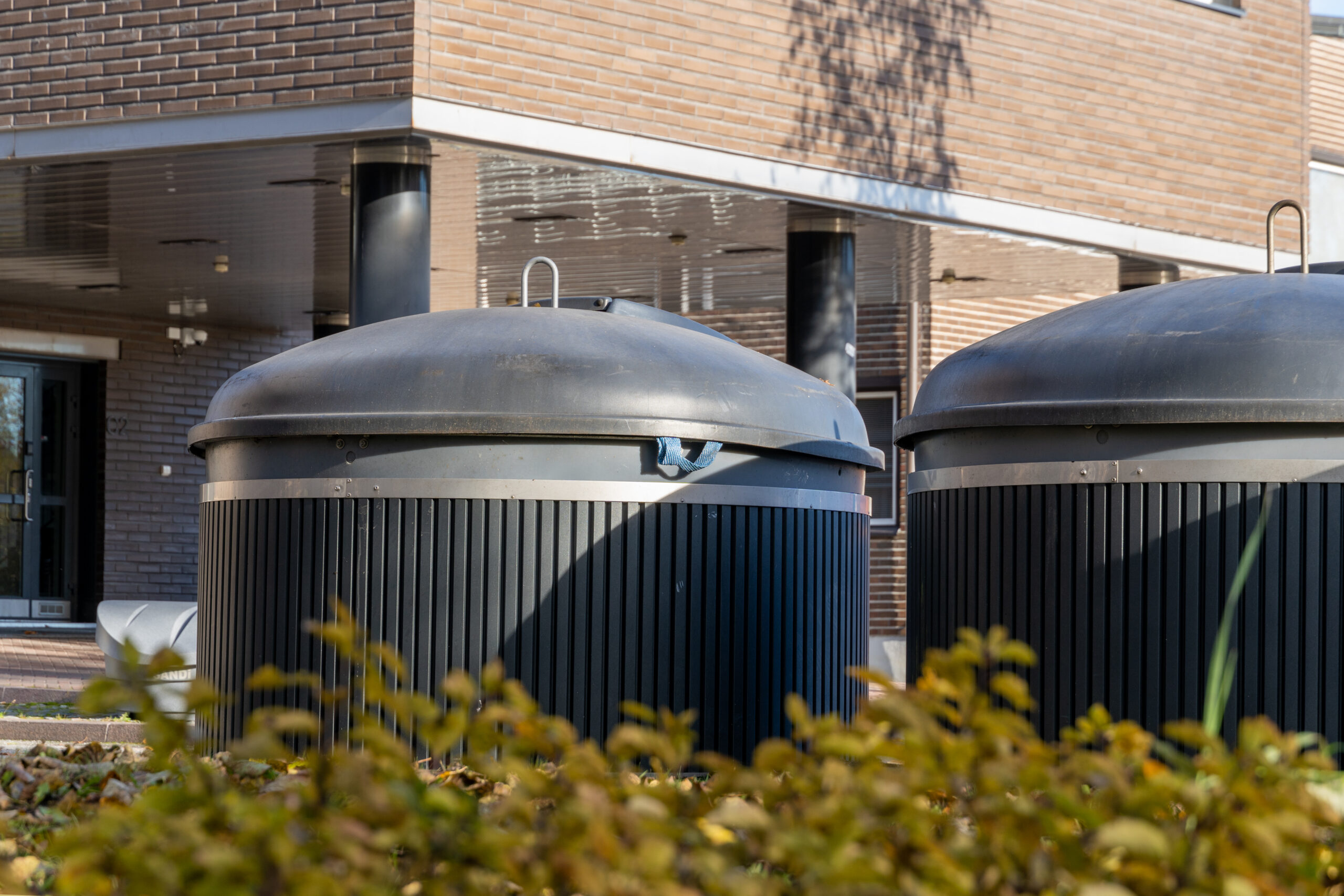 Saako kirjekuoria laittaa paperinkeräykseen?